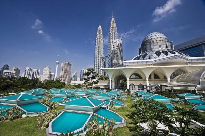 đi du lịch Malaysia cần chuẩn bị gì