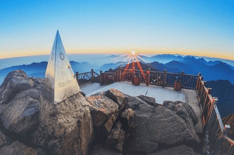 Top 10 Địa Điểm Du Lịch Sapa Đẹp Như Tranh Vẽ - Khám Phá Thiên Nhiên Hùng Vĩ